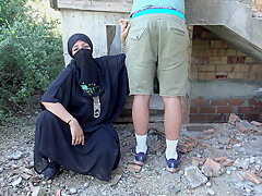 Arab Wife Outdoor Sex With German Expat In Dubai امراة سورية تزني مع رجل الماني With Sarah Arabic